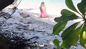 Pareja Nudista Amateur Disfruta Del Sexo En La Playa (18+)